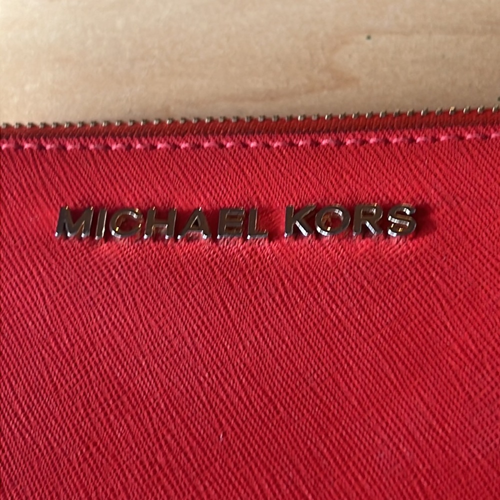 Michael Kors Bright red zip around continental wallet - Picture 3 of 8